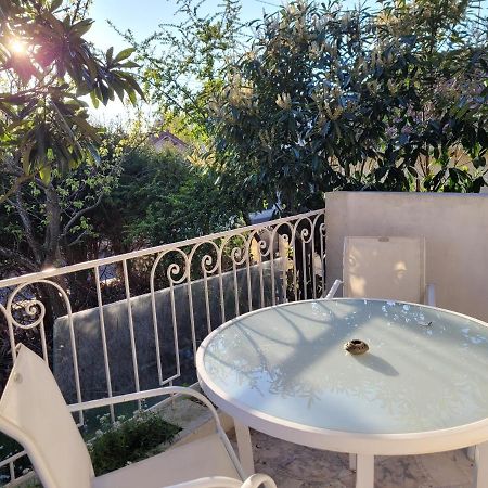 Joli T2, Terrasse Et Jardin, Ideal Pour Familles, A 15 Min De L'Aeroport Roissy Cdg Tremblay-en-France Eksteriør billede